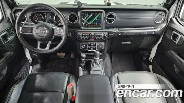 Jeep Wrangler 2022 — Şəkil 16/20