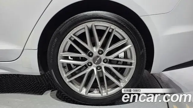 Genesis G70 2018 — ფოტო 9/31