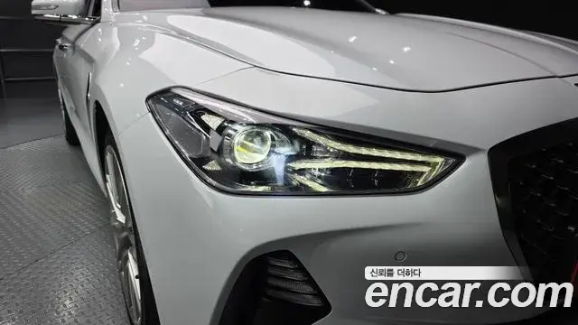 Genesis G70 2018 — ფოტო 30/31