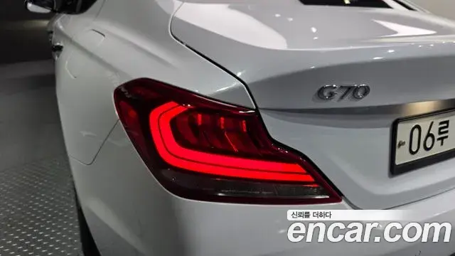 Genesis G70 2018 — ფოტო 23/31