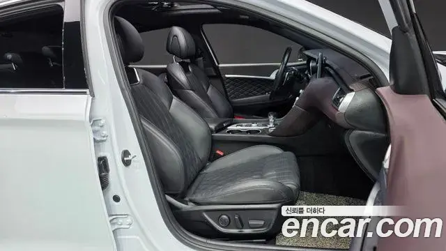 Genesis G70 2018 — ფოტო 29/31