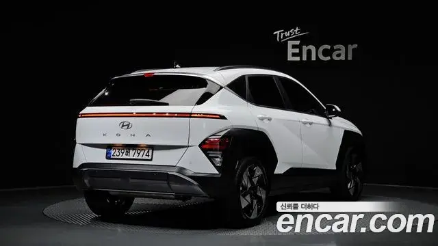 Hyundai Kona 2023 — Фото 1/20