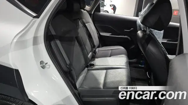 Hyundai Kona 2023 — Фото 11/20