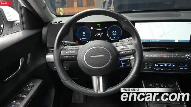 Hyundai Kona 2023 — Фото 13/20