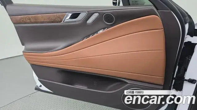 Genesis G80 2022 — ფოტო 32/33