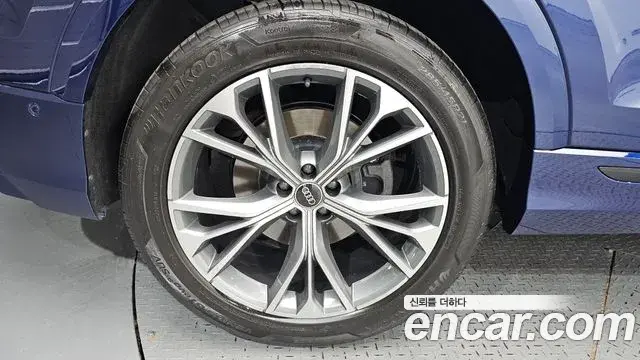 Audi Q8 2022 — Photo 12/20