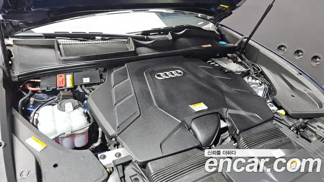 Audi Q8 2022 — Photo 8/20