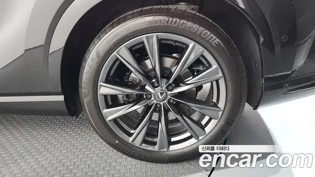 Lexus RX500h 2024 — Şəkil 1/36
