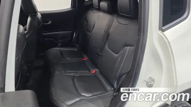 Jeep Renegade 2021 — Şəkil 31/31