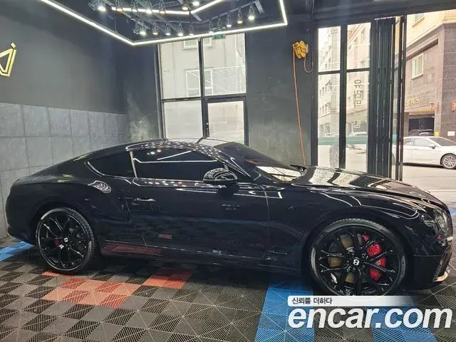 Bentley Continental GT 2023 — ფოტო 2/20