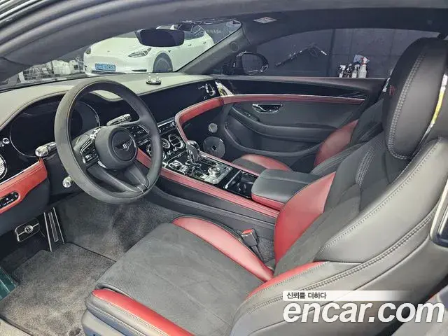 Bentley Continental GT 2023 — ფოტო 13/20
