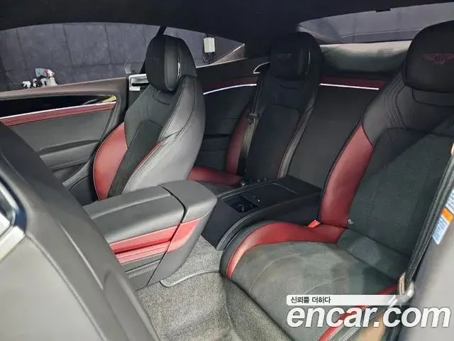 Bentley Continental GT 2023 — ფოტო 6/20
