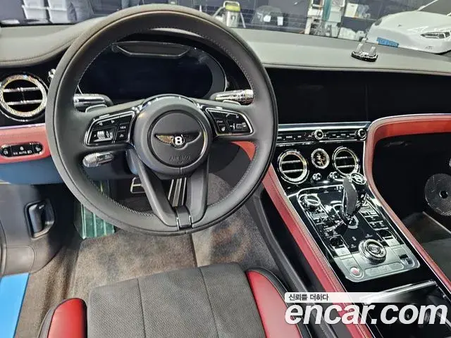Bentley Continental GT 2023 — ფოტო 7/20