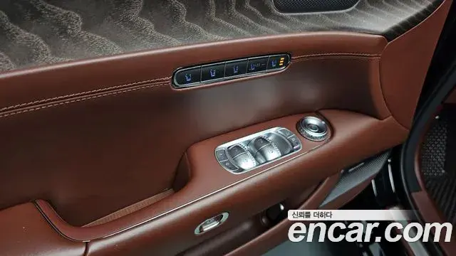 Genesis G90 2022 — Photo 6/20