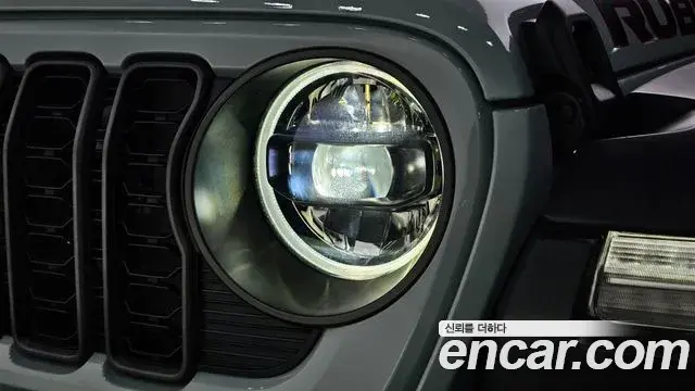 Jeep Wrangler 2024 — Şəkil 16/31