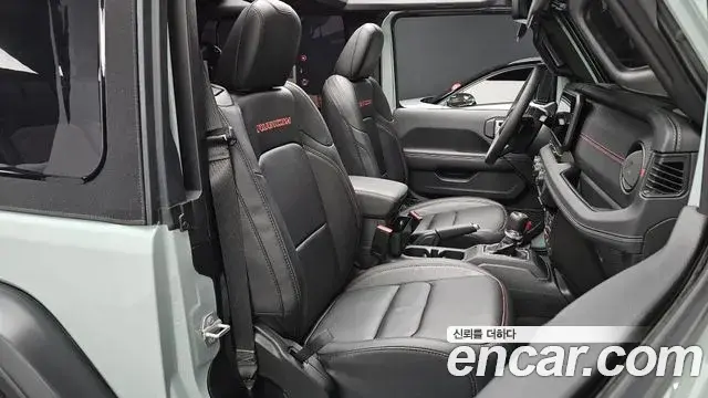 Jeep Wrangler 2024 — Şəkil 12/31