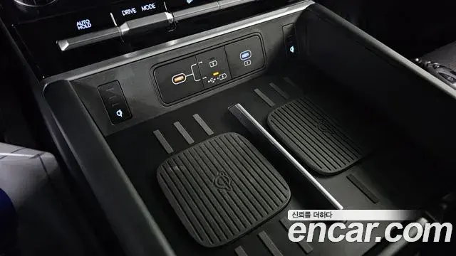 Hyundai Santa Fe 2024 — ფოტო 4/32