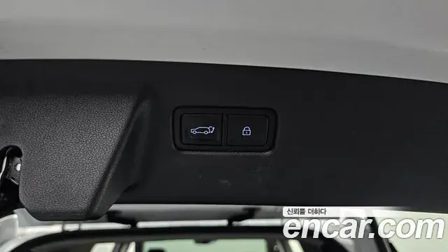 Hyundai Santa Fe 2024 — ფოტო 16/32
