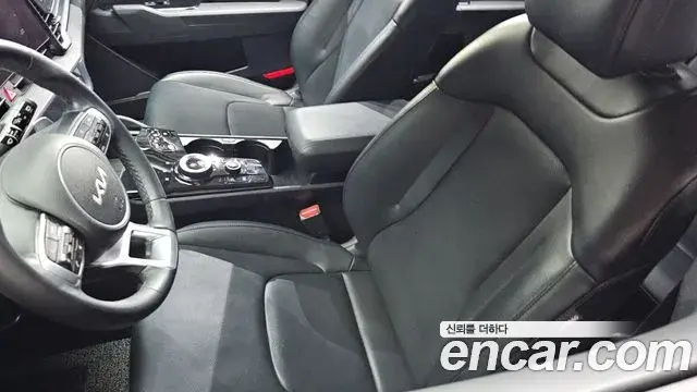 Kia Sportage 2021 — Photo 8/37