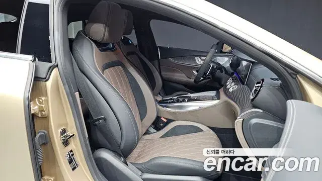 Mercedes-Benz AMG GT 2023 — Фото 11/20