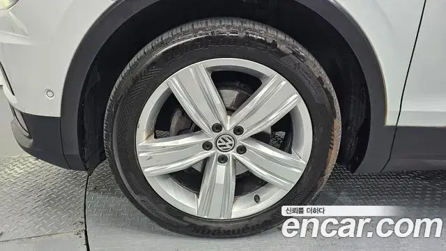 Volkswagen Tiguan 2020 — Photo 20/20