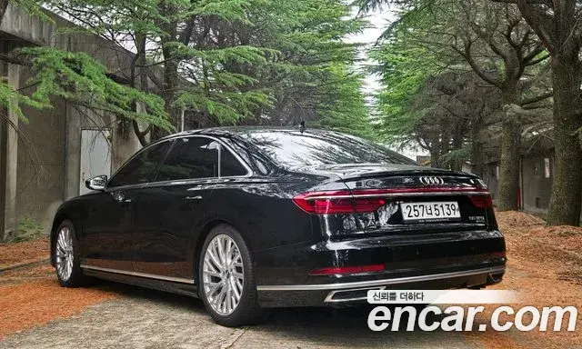 Audi A8 2020 — Фото 6/20