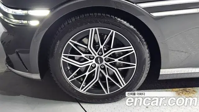Genesis G90 2022 — Şəkil 30/31
