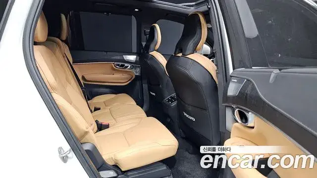 Volvo XC90 2023 — ფოტო 9/20