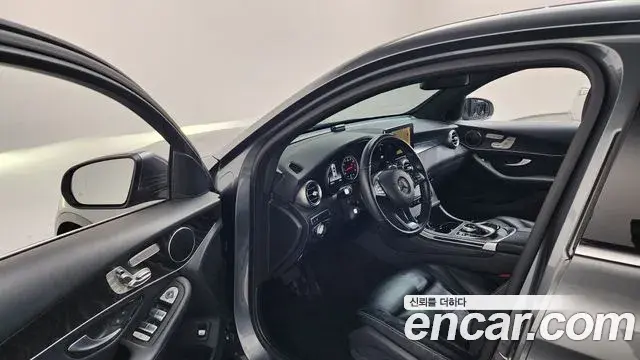 Mercedes-Benz GLC-Class 2019 — Фото 10/20