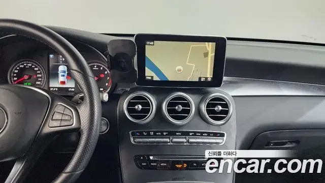 Mercedes-Benz GLC-Class 2019 — Фото 12/20
