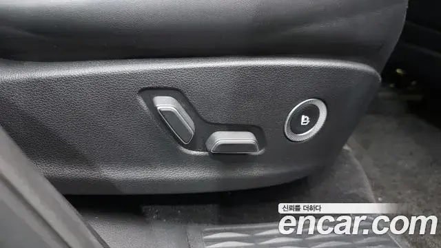 Genesis GV80 2020 — ფოტო 25/39
