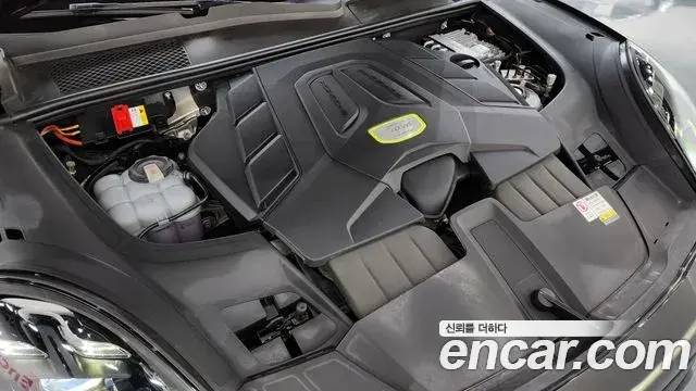 Porsche Cayenne 2023 — Şəkil 22/37