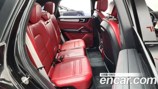 Porsche Cayenne 2023 — Şəkil 27/37
