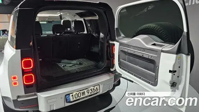 Land Rover Defender 2020 — Şəkil 13/35