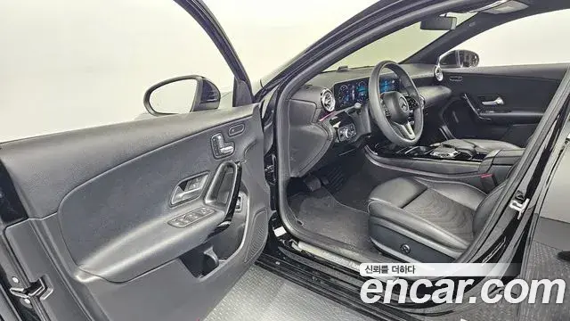 Mercedes-Benz A-Class 2020 — Фото 10/20