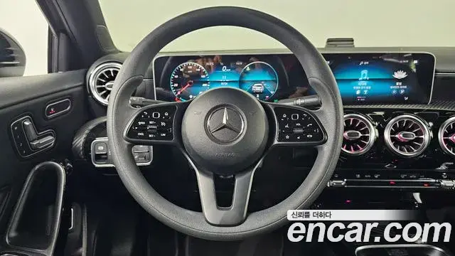 Mercedes-Benz A-Class 2020 — Фото 13/20