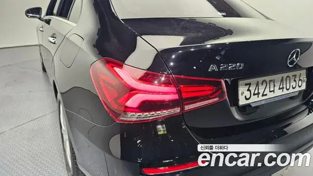 Mercedes-Benz A-Class 2020 — Photo 28/30