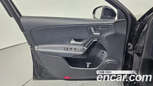 Mercedes-Benz A-Class 2020 — Photo 10/30