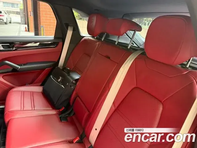 Porsche Cayenne 2023 — Şəkil 17/17