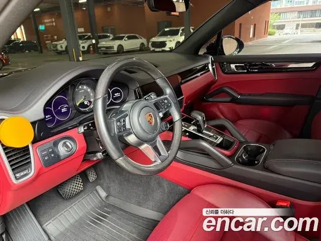Porsche Cayenne 2023 — Şəkil 7/17