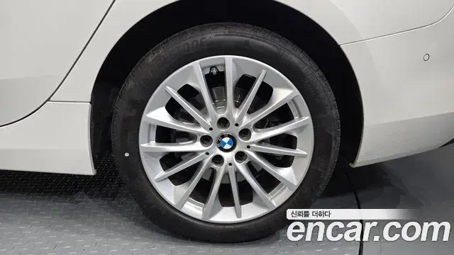 BMW 2 Series Gran Coupe 2020 — Photo 27/30