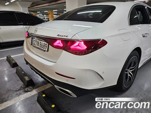 Mercedes-Benz E-Class 2025 — ფოტო 8/20