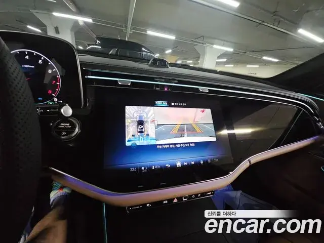 Mercedes-Benz E-Class 2025 — ფოტო 18/20