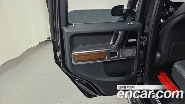 Mercedes-Benz G-Class 2025 — ფოტო 10/30
