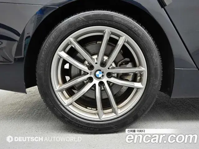 BMW 5 Series 2020 — ფოტო 18/20
