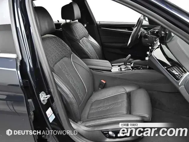 BMW 5 Series 2020 — ფოტო 16/20