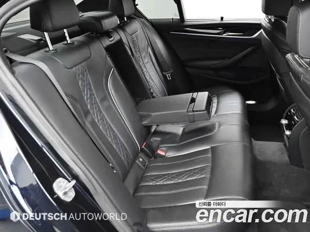 BMW 5 Series 2020 — ფოტო 4/20