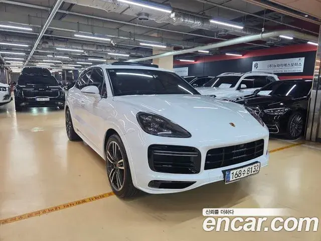 Porsche Cayenne 2021 — ფოტო 1/20