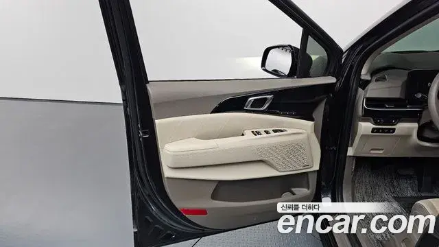 Kia Carnival 2024 — Photo 4/37