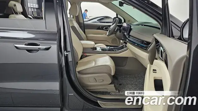 Kia Carnival 2024 — Photo 33/37